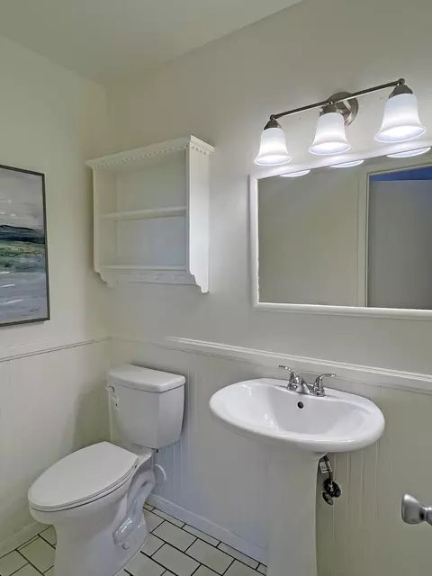Bath - 307 Northgate Dr #C, Goleta, CA 93117 photo 1 of 3