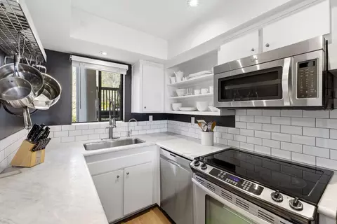 Kitchen - 3375 Foothill Rd UNIT 1123, Carpinteria, CA 93013 photo 1 of 1