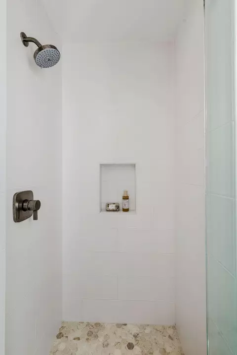 Bath - 1032 Fairway Rd, Montecito, CA 93108 photo 3 of 3