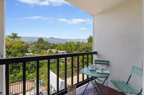 Exterior - 1032 Fairway Rd, Montecito, CA 93108 photo 1 of 5