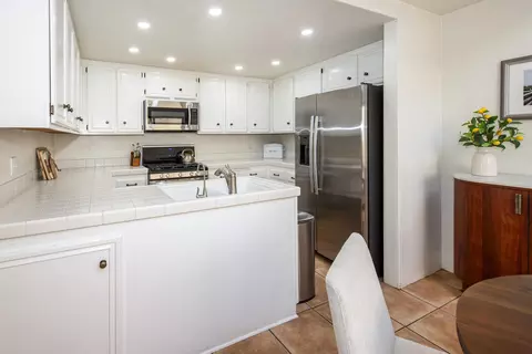 Kitchen - 4852 Sawyer Ave, Carpinteria, CA 93013 photo 1 of 2