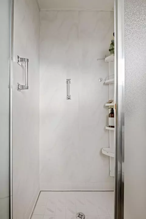 Bath - 471 Devon Pl, Goleta, CA 93111 photo 2 of 3