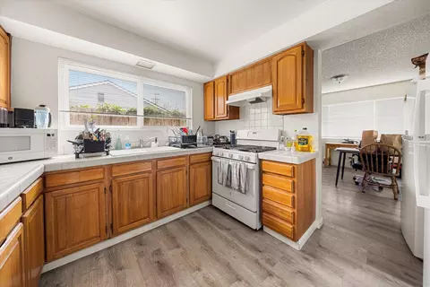 Kitchen - 6724 Pasado Rd, Goleta, CA 93117 photo 1 of 2