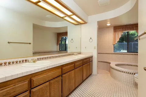 Bath - 1878 Ringsted Dr, Solvang, CA 93463 photo 2 of 2