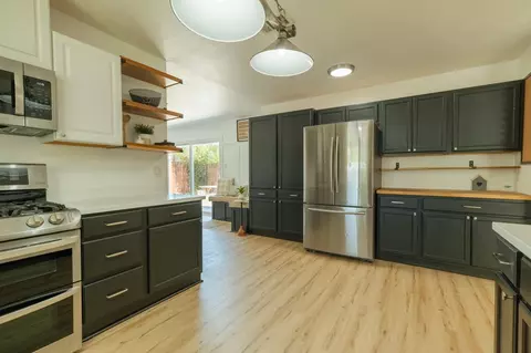 Kitchen - 1001 W Lime Ave, Lompoc, CA 93436 photo 4 of 5
