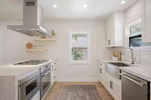Kitchen - 5161 7th St, Carpinteria, CA 93013 photo 2 of 3