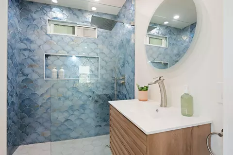 Bath - 5161 7th St, Carpinteria, CA 93013 photo 4 of 4