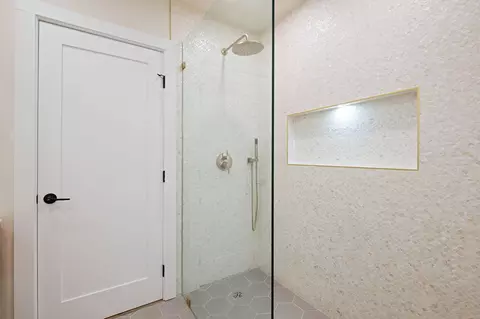 Bath - 5161 7th St, Carpinteria, CA 93013 photo 3 of 4