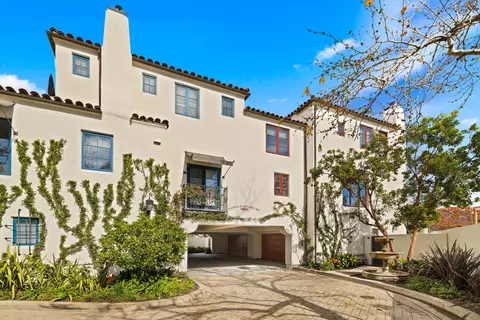 220 Santa Barbara St #D, Santa Barbara, CA 93101