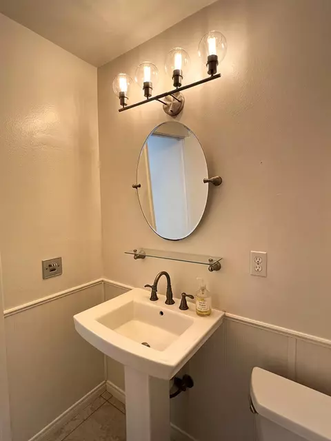 Bath - 7395 Freeman Pl, Goleta, CA 93117 photo 1 of 4