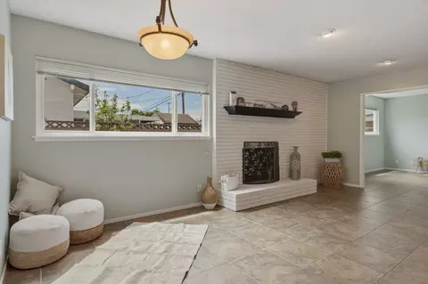 Living - 3487 Via Arnez, Lompoc, CA 93436 photo 3 of 5