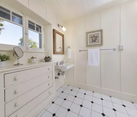 Bath - 512 E Arrellaga St, Santa Barbara, CA 93103 photo 1 of 1