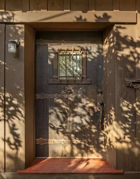 Entry Way - 512 E Arrellaga St, Santa Barbara, CA 93103 photo 1 of 2