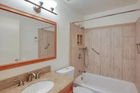 Bath - 5455 8th St #5, Carpinteria, CA 93013 photo 3 of 3