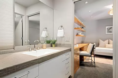 Bath - 175 Hermosillo Rd, Montecito, CA 93108 photo 2 of 3