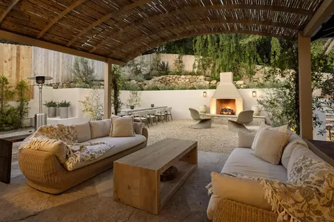 1249 Diana Ln, Santa Barbara, CA 93103