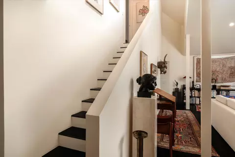 Entry Way - 1527 Meadow Cir, Carpinteria, CA 93013 photo 2 of 2