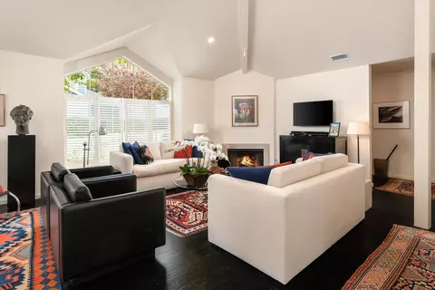 Living - 1527 Meadow Cir, Carpinteria, CA 93013 photo 2 of 2