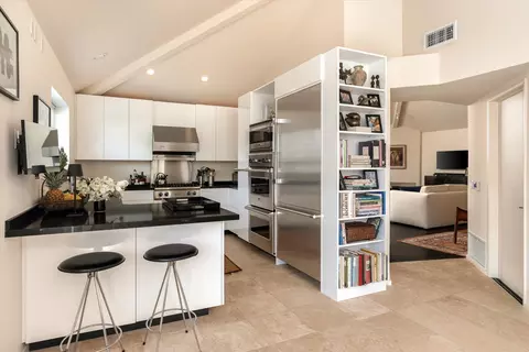Kitchen - 1527 Meadow Cir, Carpinteria, CA 93013 photo 1 of 2