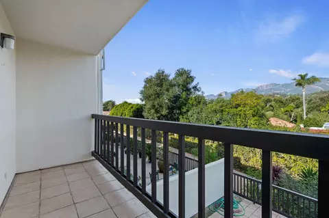 Exterior - 1034 Fairway Road Rd, Montecito, CA 93108 photo 1 of 5