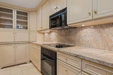 Kitchen - 1034 Fairway Road Rd, Montecito, CA 93108 photo 3 of 3