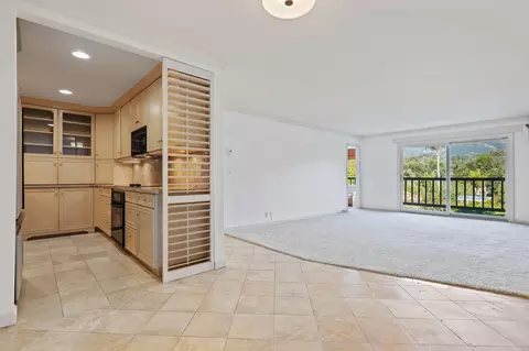Living - 1034 Fairway Road Rd, Montecito, CA 93108 photo 8 of 8