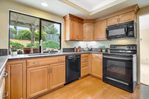 Kitchen - 4603 Falcon Dr, Lompoc, CA 93436 photo 2 of 3