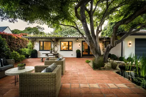 Exterior - 135 Pomar Ln, Montecito, CA 93108 photo 2 of 8