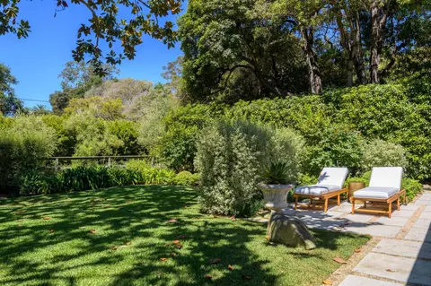 Exterior - 135 Pomar Ln, Montecito, CA 93108 photo 6 of 8