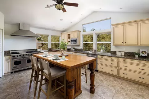 1352 Manitou Rd, Santa Barbara, CA 93101
