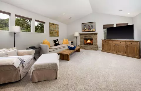1352 Manitou Rd, Santa Barbara, CA 93101