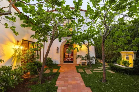 Exterior - 818 San Ysidro Ln, Montecito, CA 93108 photo 12 of 12