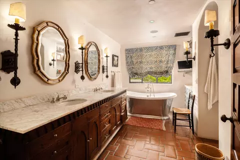 Bath - 818 San Ysidro Ln, Montecito, CA 93108 photo 1 of 1