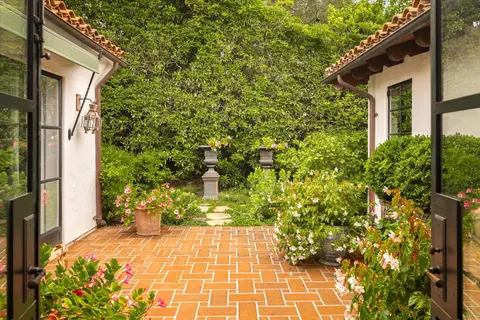 Exterior - 818 San Ysidro Ln, Montecito, CA 93108 photo 1 of 12