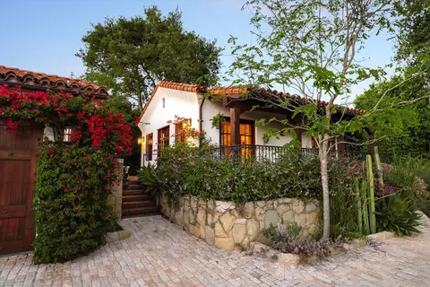 Exterior - 818 San Ysidro Ln, Montecito, CA 93108 photo 7 of 12