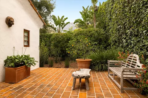 Exterior - 818 San Ysidro Ln, Montecito, CA 93108 photo 8 of 12