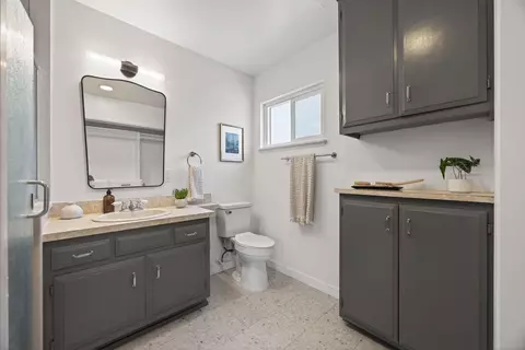 Bath - 4768 Sterling Way, Carpinteria, CA 93013 photo 1 of 3