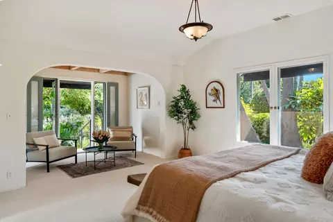 Bedroom - 99 La Vuelta Rd, Montecito, CA 93108 photo 1 of 5