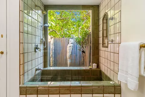 Bath - 99 La Vuelta Rd, Montecito, CA 93108 photo 2 of 3