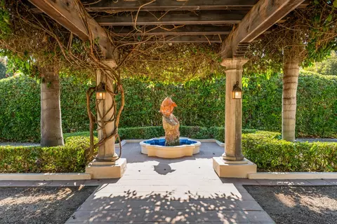 Exterior - 99 La Vuelta Rd, Montecito, CA 93108 photo 6 of 10