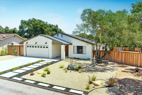 2950 Oak Pointe Dr, Lompoc, CA 93436