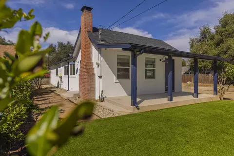 171 S Pueblo Ave, Ojai, CA 93023