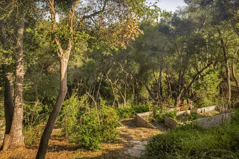 Exterior - 746 Westmont Rd, Montecito, CA 93108 photo 12 of 19