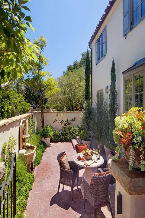 Exterior - 709 San Ysidro Ln, Montecito, CA 93108 photo 8 of 9