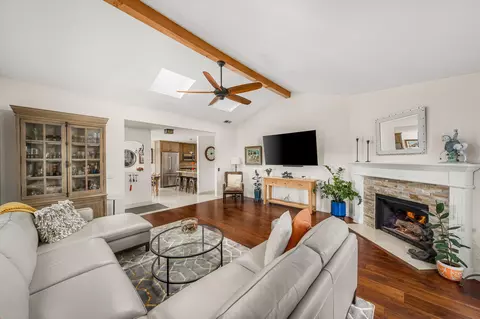 521 E Anapamu St # 8, Santa Barbara, CA 93103