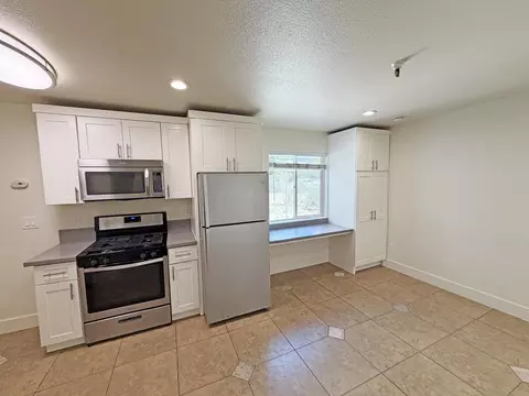 Kitchen - 5615 Carpinteria Ave, Carpinteria, CA 93013 photo 1 of 2