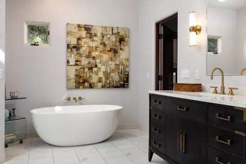 Bath - 195 Sheffield Dr, Montecito, CA 93108 photo 1 of 6