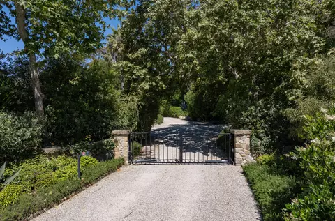 Exterior - 195 Sheffield Dr, Montecito, CA 93108 photo 4 of 17