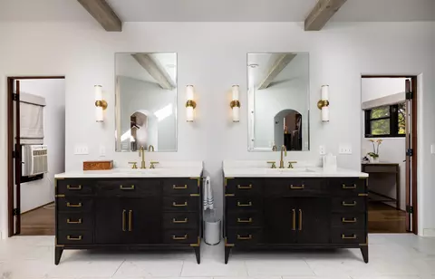 Bath - 195 Sheffield Dr, Montecito, CA 93108 photo 2 of 6