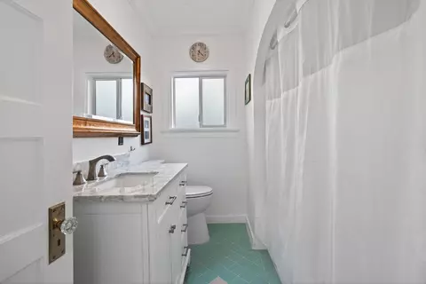 Bath - 228 High St, Oak View, CA 93022 photo 1 of 2